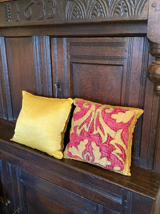 Antique Cushions - A pair of Baroque silk velvet cushions 17thC
