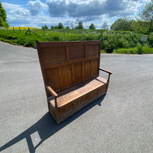 Panel back open arm settle
