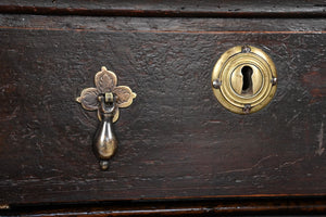 William & Mary oak chest of drawers (1690)