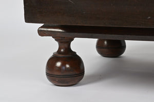 William & Mary oak chest of drawers (1690)