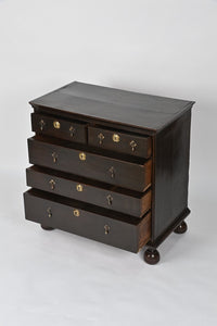 William & Mary oak chest of drawers (1690)